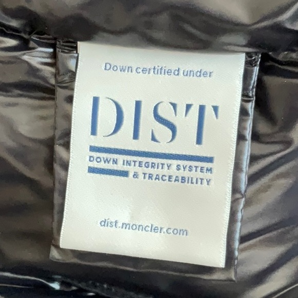 Like new Moncler coat - Picture 7 of 8